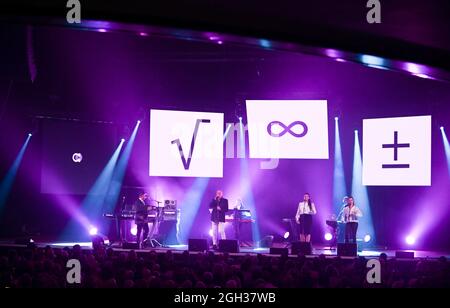 4 settembre 2021, Sheffield, South Yorkshire, U.K: Heaven 17 in esecuzione a Sheffield City Hall , UK , 04.09.2021 (Credit Image: © Robin Burns/ZUMA Press Wire) Foto Stock