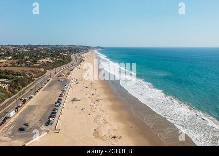 Spiaggia a Malibu, California. Vista drone Foto Stock