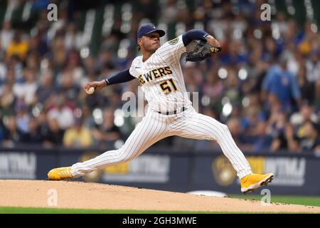 03 settembre 2021: Milwaukee Brewers St. Louis Cardinals inizio caraffa Freddy Peralta #51pitches durante la partita di baseball MLB tra i St. Louis Cardinals e i Milwaukee Brewers all'American Family Field di Milwaukee, Wisconsin. Foto Stock