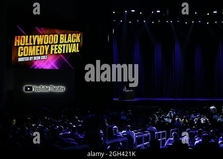 All'interno del palcoscenico monitor Hollywood Black Comedy Festival visione del teatro YouTube al SoFi Stadium Venerdì 3 settembre 2021, a Inglewood, California (JEV Foto Stock