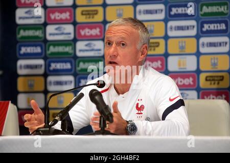 Non esclusiva: KYIV, UCRAINA - 3 SETTEMBRE 2021 - Capo allenatore di Francia Didier Deschamps partecipa a una conferenza stampa in vista della Coppa del mondo FIFA Qatar 2 Foto Stock