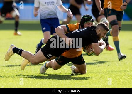 Perth, Australia, 5 Settembre, 2021. TJ Perenara degli All Blacks è affrontato durante il Rugby Championship e Bledisloe Cup match tra i Wallabies australiani e la Nuova Zelanda All Blacks Credit: Graham Conaty/Speed Media/Alamy Live News Foto Stock