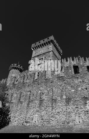 Il castello di Fénis, situato nel comune omonimo, è uno dei più famosi manieri medievali della Valle d'Aosta. Conosciuto per il suo sceni Foto Stock