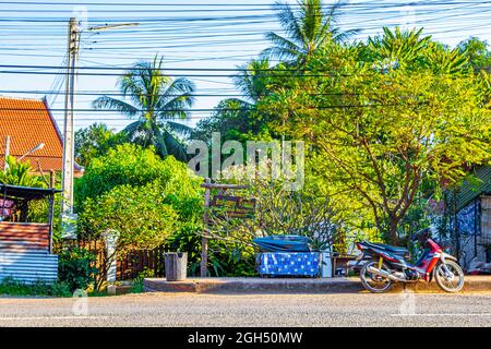 Luang Prabang Laos 22. Novembre 2018 strada colorata tipica e paesaggio urbano della città vecchia Luang Prabang Laos. Foto Stock