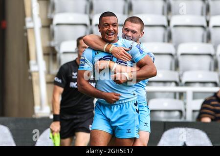 REECE Lyne (4) di Wakefield Trinity celebra la sua prova, il 9/5/2021. (Foto di Mark Cosgrove/News Images/Sipa USA) Credit: Sipa USA/Alamy Live News Foto Stock