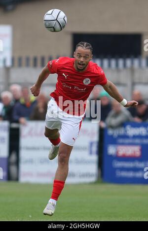 Tre Mitford di Brackley Town in azione durante la partita Vanarama National League North tra Blyth Spartans AFC e Brackley Town a Croft Park, Blyth sabato 4 settembre 2021. (Credit: Will Matthews | MI News) Credit: MI News & Sport /Alamy Live News Foto Stock