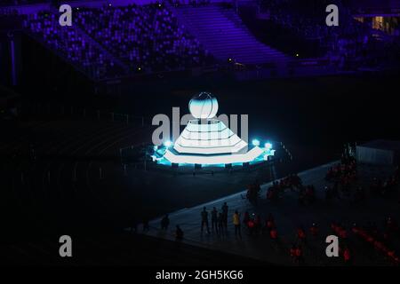 Tokyo, Giappone. 5 settembre 2021. La fiamma nel Cauldron si spegne durante la cerimonia di chiusura dei Giochi Paralimpici di Tokyo 2020 allo Stadio Olimpico di Tokyo, Giappone, 5 settembre 2021. Credit: Yuyuyuyuyuyuyuyuyuyuyuyuyuyuyuy Foto Stock