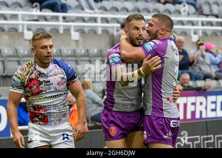 Newcastle, Regno Unito. 05 settembre 2021. Ben Crooks (2) di Hull KR festeggia il suo tentativo di fare 6-4 a Newcastle, Regno Unito il 9/5/2021. (Foto di Simon Whitehead/News Images/Sipa USA) Credit: Sipa USA/Alamy Live News Foto Stock