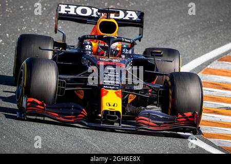 33 VERSTAPPEN Max (nld), Red Bull Racing Honda RB16B, in azione durante la Formula 1 Heineken Gran Premio d'Olanda 2021, 13° round del FIA Formula uno World Championship 2021 dal 3 al 5 settembre 2021 sul circuito di Zandvoort, a Zandvoort, Olanda - Foto Antonin Vincent / DPPI Foto Stock