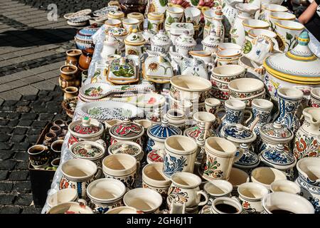 Sibiu City, Romania - 05 settembre 2021. Tradizionale mercato rumeno della ceramica artigianale alla fiera vasai di Sibiu, Romania Foto Stock