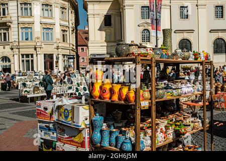 Sibiu City, Romania - 05 settembre 2021. Tradizionale mercato rumeno della ceramica artigianale alla fiera vasai di Sibiu, Romania Foto Stock