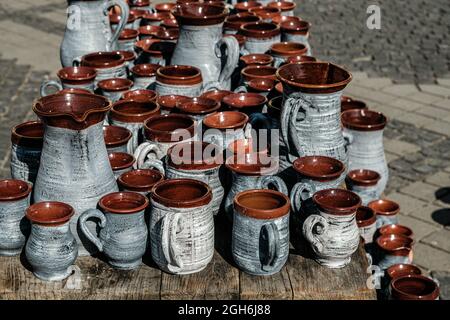 Sibiu City, Romania - 05 settembre 2021. Tradizionale mercato rumeno della ceramica artigianale alla fiera vasai di Sibiu, Romania Foto Stock