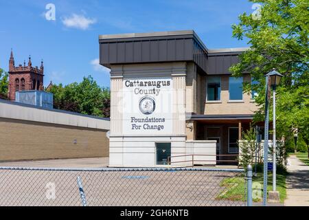 OLEAN, NY, USA-14 AGOSTO 2021: La Cattaraugus County Foundations for Change, nel Mohawk Building. Foto Stock