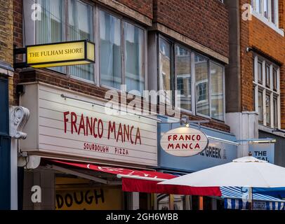 Il Fulham Shore PLC su Berwick Street, Soho, Londra. La Fulham Shore è una società di ristoranti che possiede Franco Banca e le catene di ristoranti Real Greek. Foto Stock