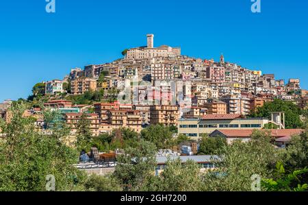 Vista panoramica a Palombara Sabina, bellissima cittadina in provincia di Roma, Lazio, Italia. Foto Stock