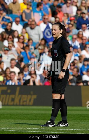 Brighton e Hove, Regno Unito. 05 settembre 2021. Arbitro, Emily Heaslip durante la partita fa Women's Super League 1 tra Brighton & Hove Albion Women e West Ham United Women all'American Express Community Stadium, Brighton and Hove, Inghilterra, il 5 settembre 2021. Foto di Carlton Myrie. Solo per uso editoriale, licenza richiesta per uso commerciale. Nessun utilizzo nelle scommesse, nei giochi o nelle pubblicazioni di un singolo club/campionato/giocatore. Credit: UK Sports Pics Ltd/Alamy Live News Foto Stock