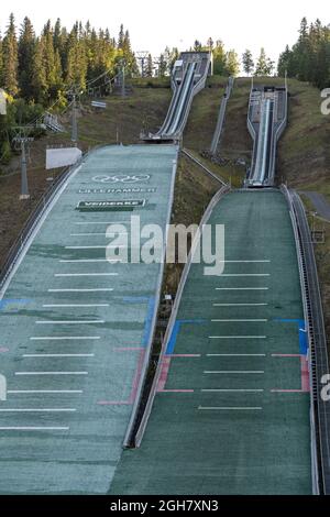 Lysgårdsbakkene Ski Jumping Arena - il sito di salto in cielo delle Olimpiadi invernali del 1994 a Lillehammer, Norvegia, Europa Foto Stock