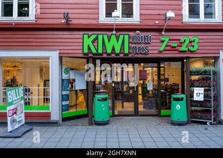 Kiwi Mini Pris supermercato a Lillehammer, Norvegia, Europa Foto Stock