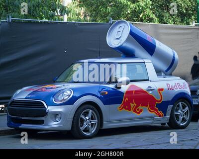 Red Bull promozionale Mini Cooper car.Milan,Italy Foto Stock