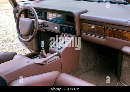 1979 Aston Martin Bulldog Concept car all'Hampton Court Concours D' Elegance 2021 Foto Stock