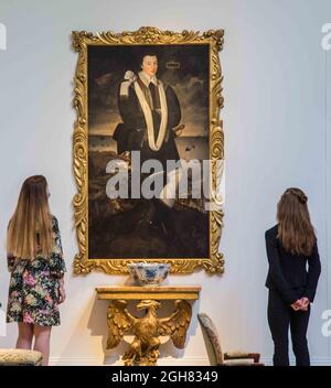 Londra UK 06 Settembre 2021 Anthony Maria Browne, 2nd Viscount Montagu, circa 1593 (stima: £400,000-600,000, Un nome sinonimo di stile, design e la casa di campagna inglese, Jasper Conran la Collezione sarà offerta in due parti: Un’asta Live (parte i) presso la sede di Christie’s London il 14 settembre e una vendita Online (parte II) aperta all’offerta dal 1 al 21 settembre. Paul Quezada-Neiman/Alamy Live News Foto Stock