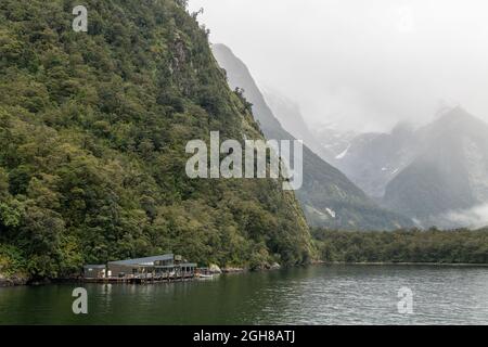 Osservatorio sottomarino Milford Sound in Nuova Zelanda Foto Stock