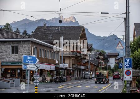 Villars-sur-Ollon, villaggio di montagna situato nella regione occidentale delle Alpi svizzere del Vaud. Foto Stock