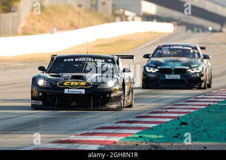 5 settembre 2021, Montmelo, Barcellona, Spagna: Piloti: Colin White, Ian Stinton e Jean-Francois Brunot del team CWS Engineering con Ginetta G55 durante LA gara HANKOOK 24H BARCELLONA 2021 al circuito di Catalunya. (Credit Image: © David Ramirez/DAX via ZUMA Press Wire) Foto Stock