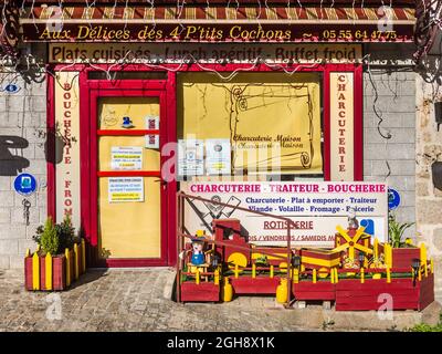 Macelleria decorativa e negozio di articoli da regalo a Bourganeuf, Creuse (23), Nouvelle-Aquitaine, Francia. Foto Stock