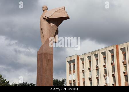 Statua di Lenin presso l'edificio del Consiglio Supremo di Transnistria Foto Stock