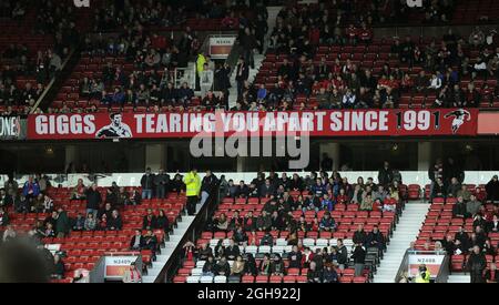 Banner che annuncia Ryan Giggs durante la partita della Barclays Premier League tra Manchester United e Norwich City al Old Trafford il 02 marzo 2013. Foto Simon Bellis Foto Stock