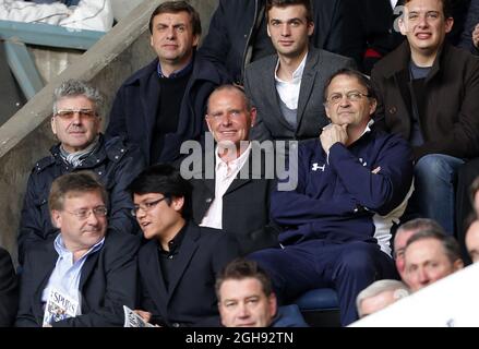 Paul Gascoigne, ex giocatore di Tottenham, guarda la folla durante la partita della Barclays Premier League tra Tottenham Hotspur ed Everton al White Hart Lane di Londra il 7 aprile 2013. Foto Stock