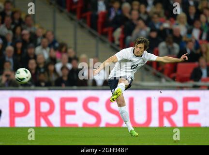 Leighton Baines of England durante la partita internazionale amichevole tra Inghilterra e Repubblica d'Irlanda al Wembley Stadium di Londra, Regno Unito, il 29 maggio 2013. Foto Simon Bellis Foto Stock