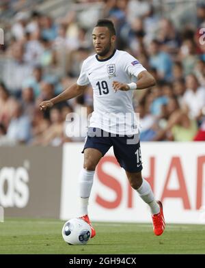 Nathan Redmond in azione in Inghilterra durante la partita UEFA U21 Championship 2013 tra Inghilterra e Norvegia allo Stadio ha Mosava di Petah Tikva, in Israele, l'8 giugno 2013. Foto: David Klein Foto Stock