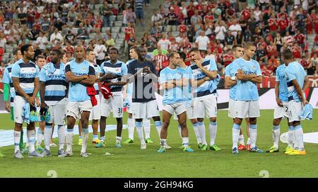 I giocatori di Manchester City guardano al fischio finale durante la partita di Audi Cup tra Bayern Munich e Manchester City tenutasi all'Allianz Arena di Monaco, Germania, il 1° agosto 2013. Foto Stock