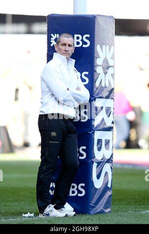 L'Inghilterra dirige il pullman Stuart Lancaster durante la partita delle Nazioni RBS 6 tra Inghilterra e Galles al Twickenham Stadium di Londra il 9 marzo 2014. PIC Charlie Forgham-Bailey. Foto Stock