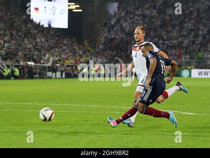 Ikechi Anya in Scozia ha segnato il suo traguardo di apertura durante la gara di qualificazione UEFA euro 2016, il Gruppo D tra Germania e Scozia al Signal Iduna Park di Dortmund il 7 settembre 2014. Foto Stock