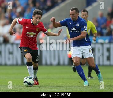 Herrera di Manchester United e Daniel Drinkwater di Leicester City durante la partita della Barclays Premier League al King Power Stadium 21 settembre 2014. Foto Stock