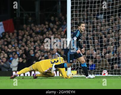 L'Eden Hazard di Chelsea festeggia il 4 marzo 2015 il raggiungimento dell'obiettivo di apertura dei suoi lati durante la partita della Barclays Premier League tra West Ham United e Chelsea all'Upton Park di Londra, Inghilterra. David Klein/ Foto Stock