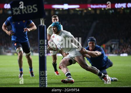 L'Inghilterra Jack Nowell ha segnato durante la partita delle sei Nazioni RBS 2015 tra Inghilterra e Francia al Twickenham Stadium, Londra sabato 21 marzo 2015. Foto Stock