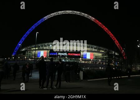 Image #: 40988515 Nov 17, 2015 - Londra, Regno Unito - Una visione generale dell'arco tricolore di Wembley..International friendly Match- Inghilterra v Francia - Stadio di Wembley - Inghilterra - 17 Novembre 2015 - Picture David Klein Foto Stock