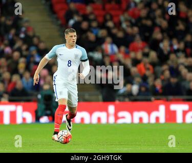 Ross Barkley in azione durante la partita internazionale a Wembley. Il credito fotografico dovrebbe essere: David Klein/Sportimage via PA Images Foto Stock