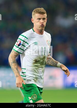 James McClean in azione durante la partita del Campionato europeo UEFA 2016 allo Stade Pierre-Mauroy di Lille. Data foto 22 giugno 2016 Pic David Klein/Sportimage via PA Images Foto Stock