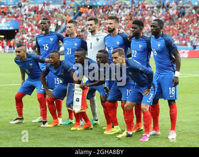 La squadra francese posa per delle fotografie durante la finale del Campionato europeo UEFA 2016 allo Stade de France di Parigi. Data foto 10 luglio 2016 Pic David Klein/Sportimage via PA Images Foto Stock