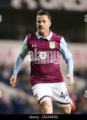 Il Ross McCormack di Aston Villa è in azione durante la partita della fa Cup al White Hart Lane Stadium di Londra. Data foto 8 gennaio 2017 Pic David Klein/Sportimage via PA Images Foto Stock