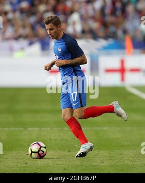 Lucas Digne in azione in Francia durante la partita amichevole allo Stadio Stade De France, Parigi Foto data 13 giugno 2017. Il credito dovrebbe essere: David Klein/Sportimage via PA Images Foto Stock