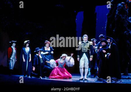 Scena finale, fronte, l-r: Christiane Oertel (Cherubino), Judith Howarth (Barbarina), Lucio Gallo (Figaro), Sarah Walker (Marcellina), Marie McLaughlin (Susanna), Thomas Allen (Conte Almaviva), Alexander Oliver (Don Curzio), Robert Tear (Don Basilio) a LE NOZARO, Royal Garden OF Mozart, WC2 18/12/1991 Lorenzo da Ponte Direttore: Jeffrey Tate scenografia: Xenia Hausner Costumi: Peter Pabst illuminazione: Franz David regista: Johannes Schaaf Foto Stock