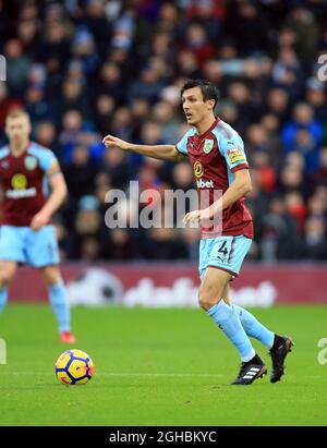 Burnley's Jack Cork in azione durante la prima partita di campionato al Turf Moor Stadium di Burnley. Data foto 26 novembre 2017. Il credito dell'immagine dovrebbe leggere: Clint Hughes/Sportimage via PA Images Foto Stock