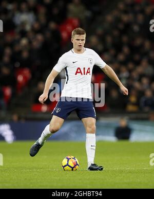 Eric Dier di Tottenham in azione durante la prima partita di campionato al Wembley Stadium di Londra. Data foto 4 gennaio 2018. Il credito dovrebbe essere: David Klein/Sportimage via PA Images Foto Stock