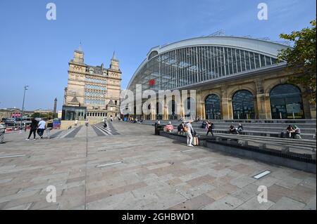 Il piazzale della stazione di Liverpool Lime Street il 6 settembre 2021. Foto Stock